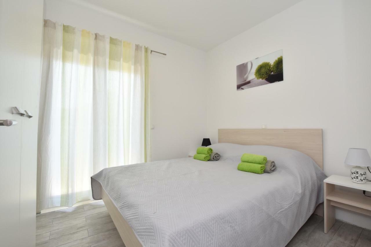Apartmani Iva&Ante Dugi Rat Exterior foto